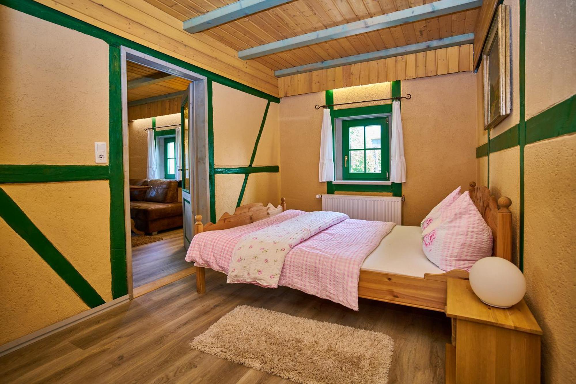 Hotel Olbernhau Mit Sauna - Kleines Landhotel Zur Ofenschenke Dış mekan fotoğraf